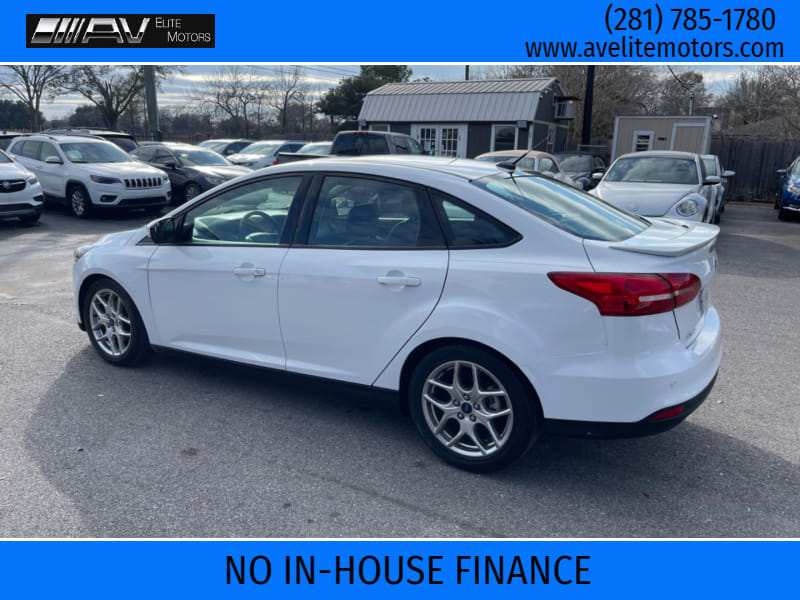 Ford Focus 2015 price $8,995