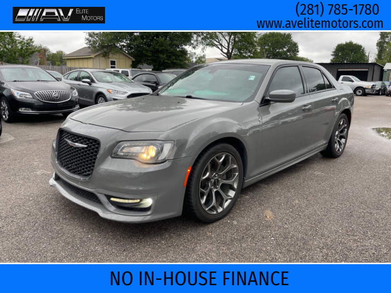 Chrysler 300 2018 price $13,500