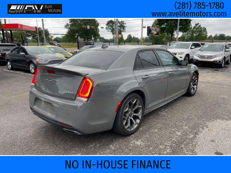 Chrysler 300 2018 price $12,995