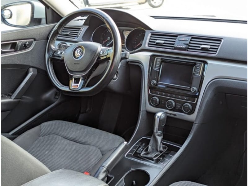 Volkswagen Passat 2018 price $0