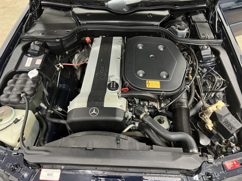 Mercedes-Benz SL-Class 1990 price $15,977