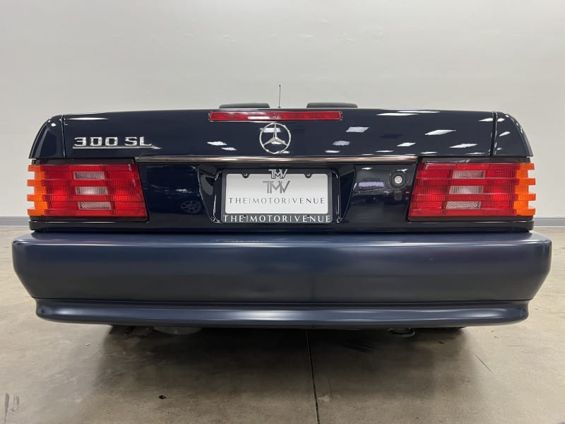 Mercedes-Benz SL-Class 1990 price $16,977