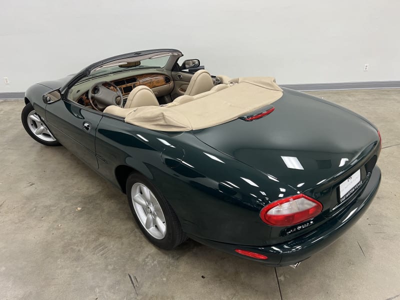 Jaguar XK 2000 price Sold