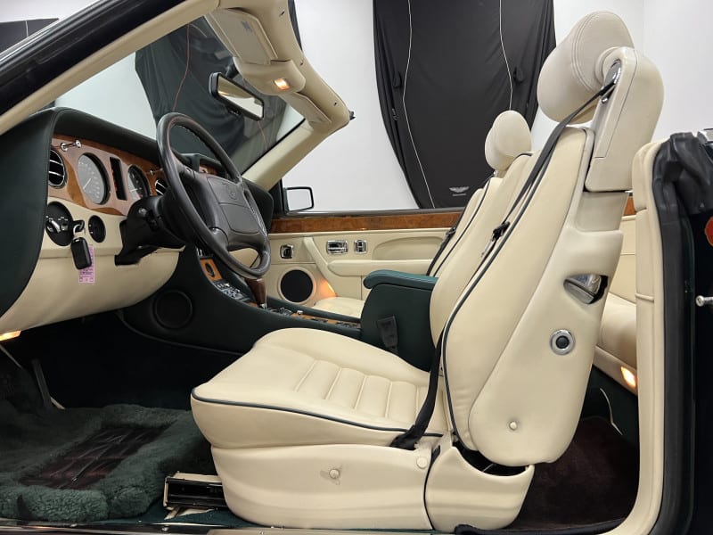 Bentley Azure 1996 price $49,977