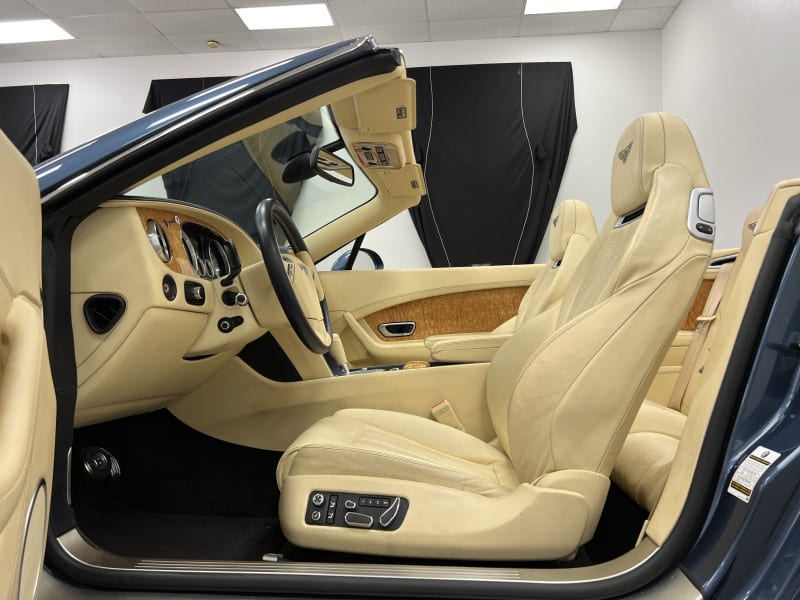 Bentley Continental GTC 2012 price $86,977