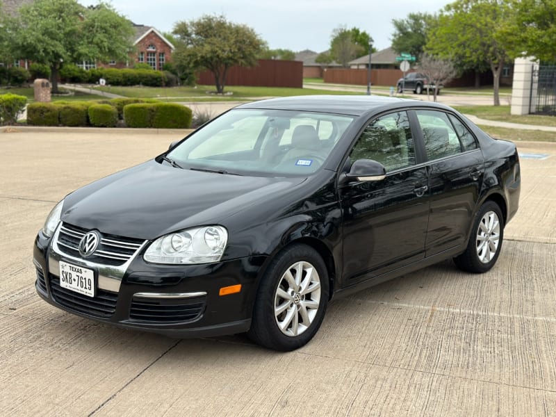 Volkswagen Jetta Sedan 2010 price $4,690