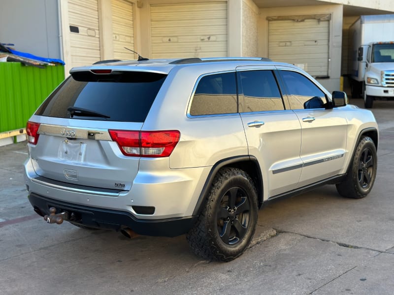 Jeep Grand Cherokee 2011 price $8,000