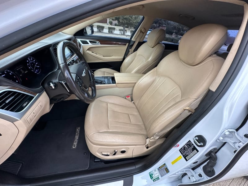 Hyundai Genesis 2015 price $10,950