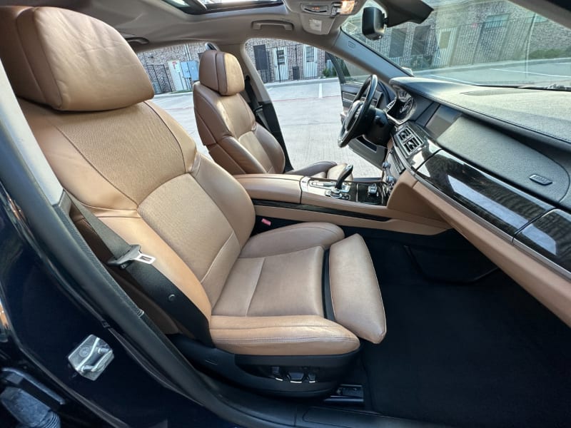 BMW 7-Series 2012 price $11,800