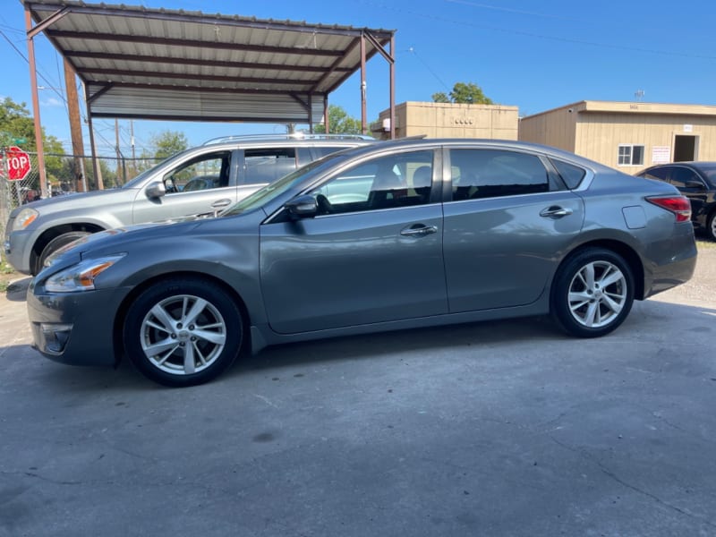 Nissan Altima 2015 price $6,990