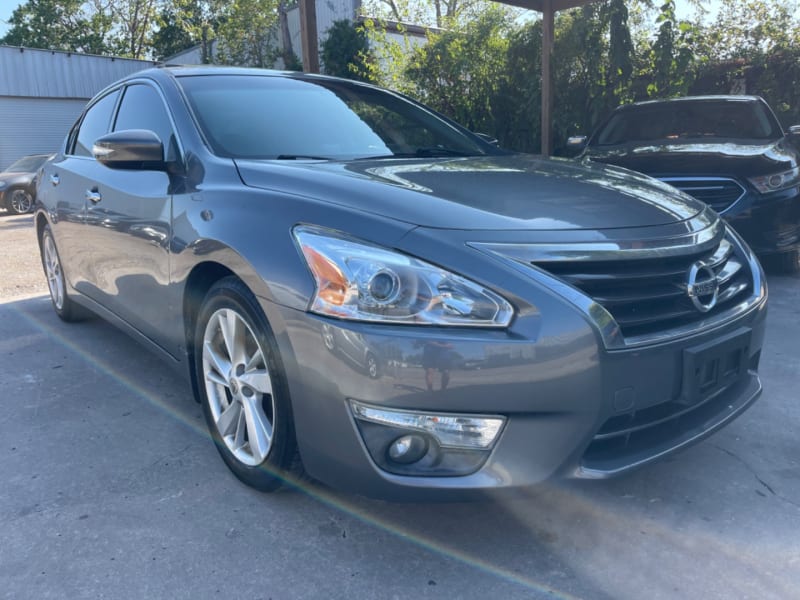 Nissan Altima 2015 price $6,990