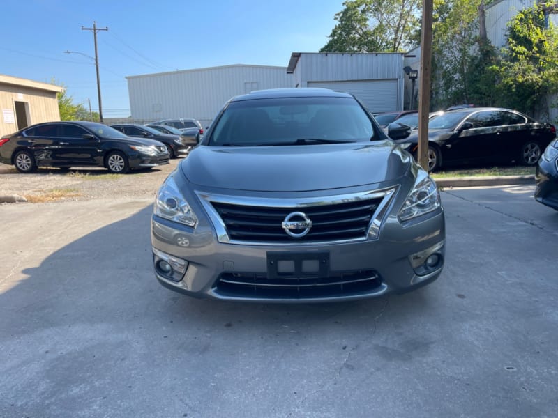 Nissan Altima 2015 price $6,990