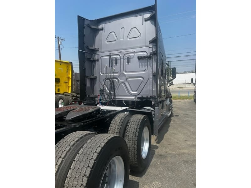 Freightliner CASCADIA 126 2020 price $57,900