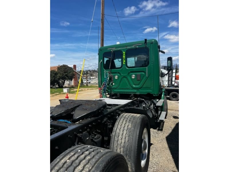 Freightliner CASCADIA 2015 price $25,900