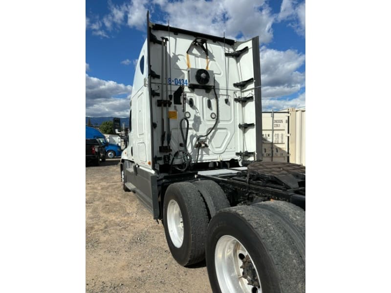 Freightliner Cascadia 2018 price $37,900