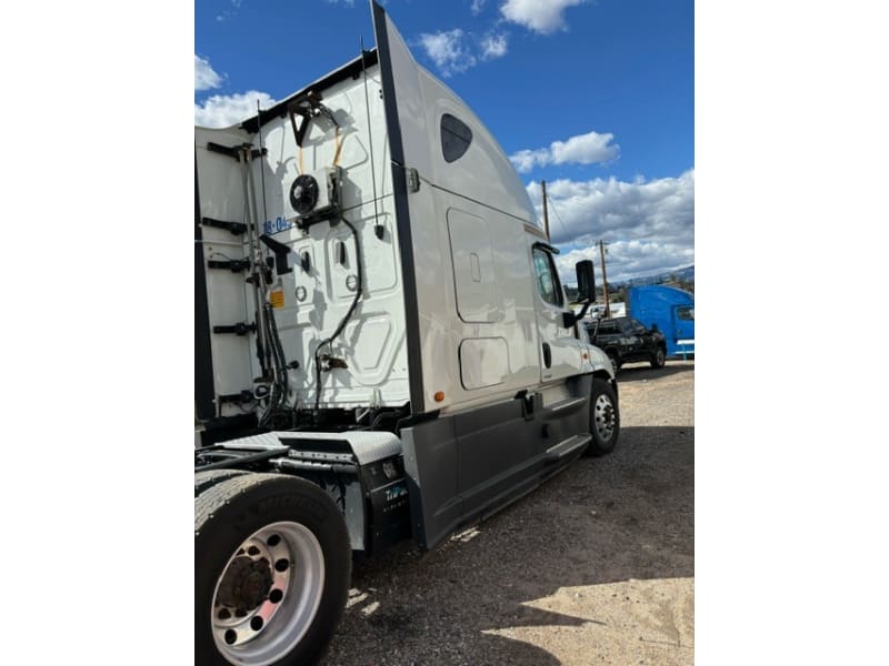 Freightliner Cascadia 2018 price $37,900