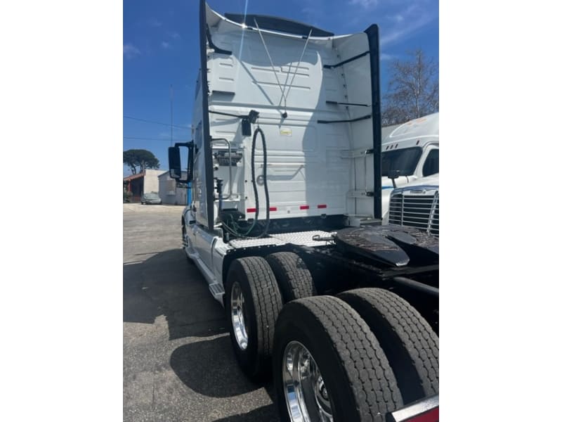 Volvo VNL760 2020 price $52,900