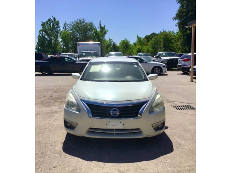 Nissan Altima 2012 price $2,000 Down