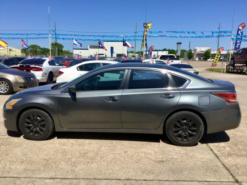 Nissan Altima 2014 price $5,500 Cash