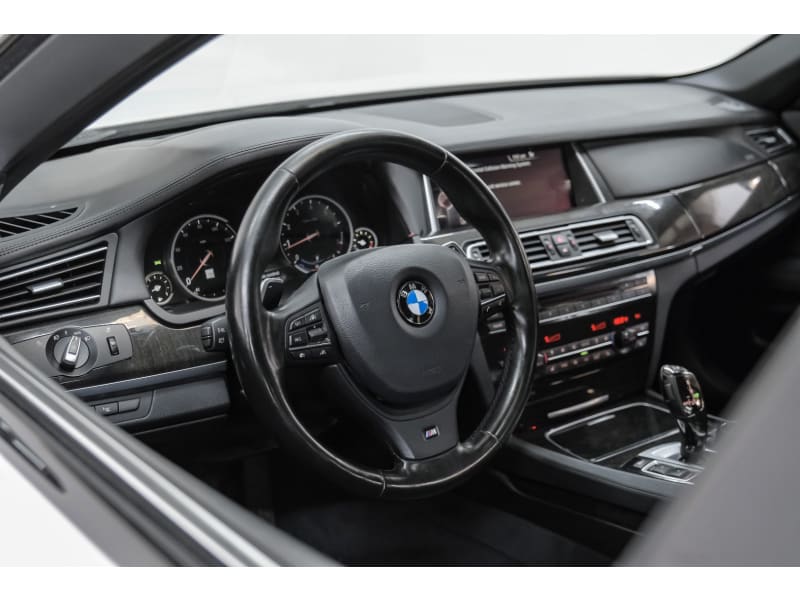 BMW 7-Series 2015 price $20,950