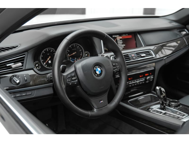 BMW 7-Series 2015 price $18,950