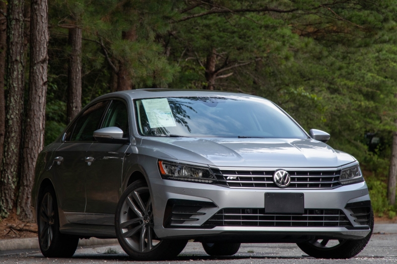 Volkswagen Passat 2019 price $18,990