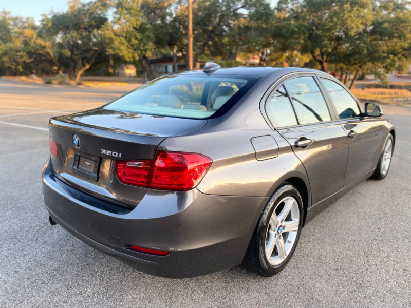 BMW 3-Series 2014 price $11,000