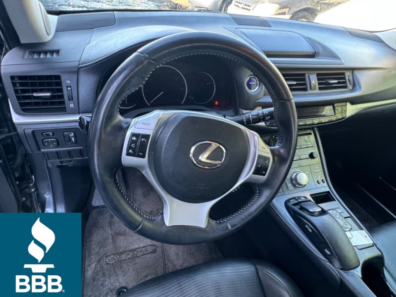 Lexus CT 200h 2011 price $8,350