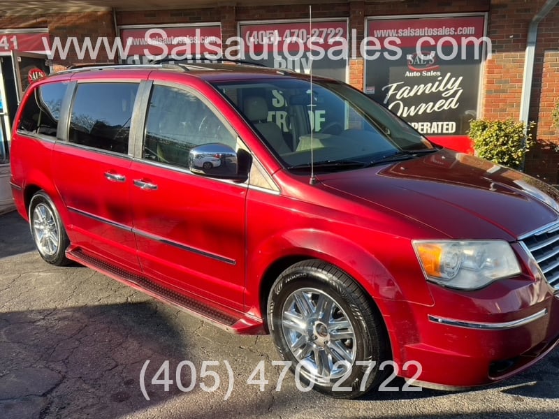 Chrysler Town & Country 2010 price $5,995