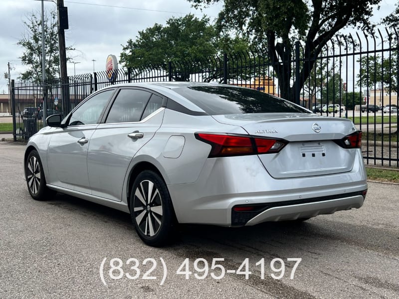 Nissan Altima 2022 price $5,000