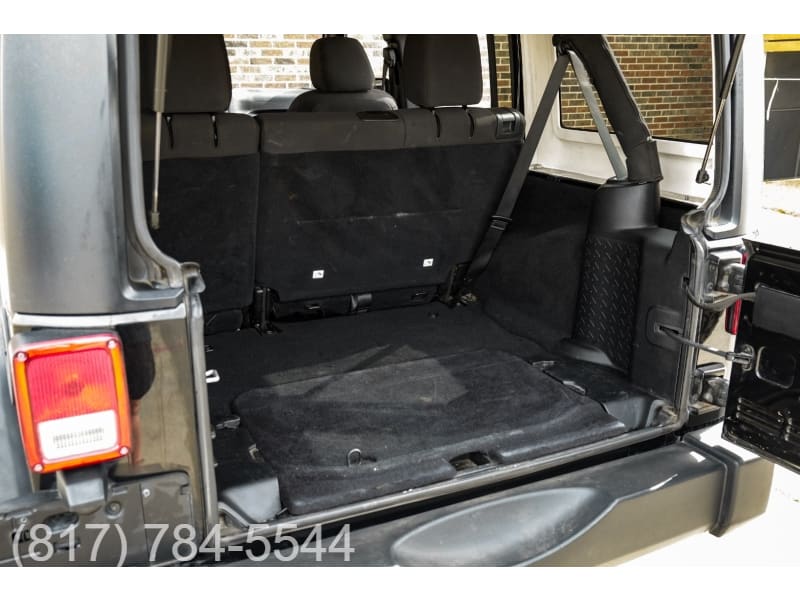 Jeep Wrangler Unlimited 2015 price $17,995