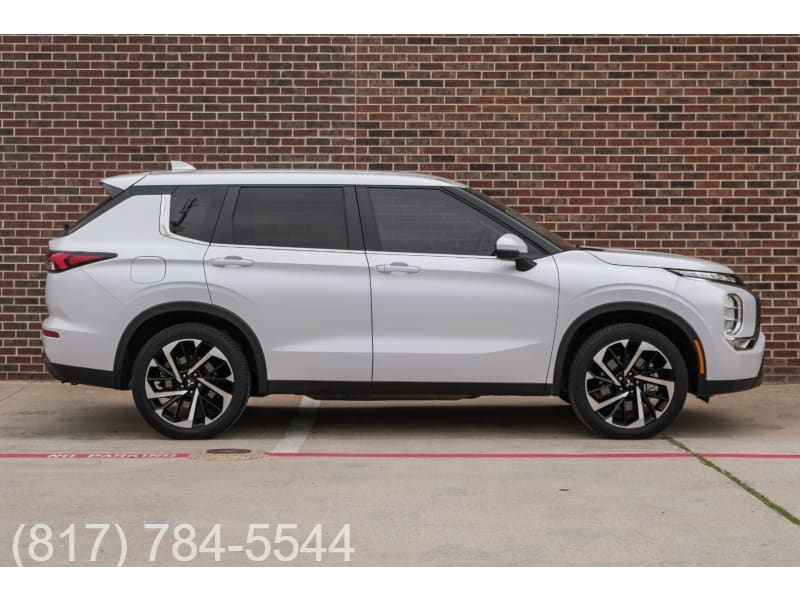 Mitsubishi Outlander 2022 price $24,995