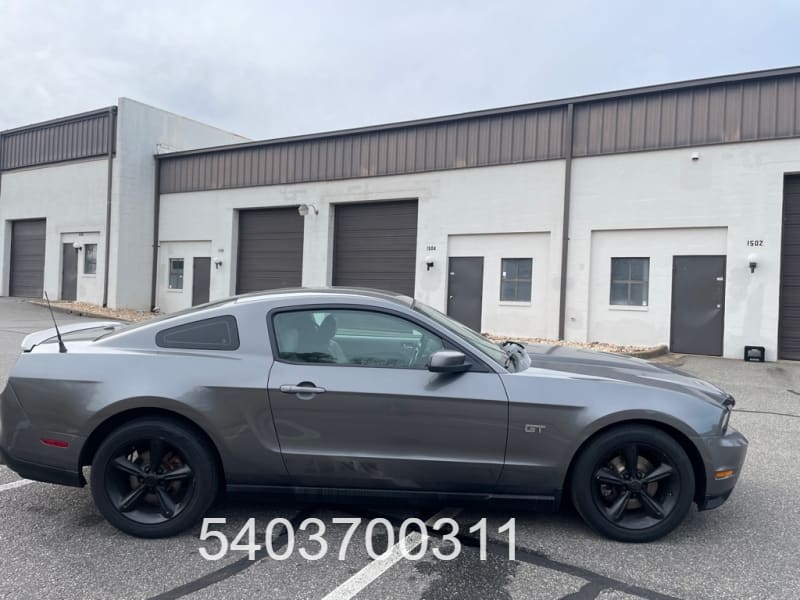 FORD MUSTANG 2010 price $8,550