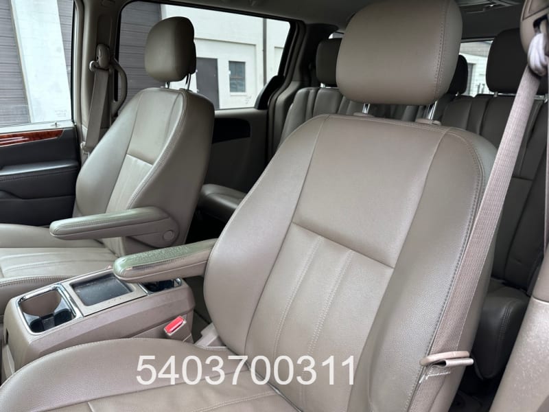 CHRYSLER TOWN & COUNTRY 2015 price $7,999