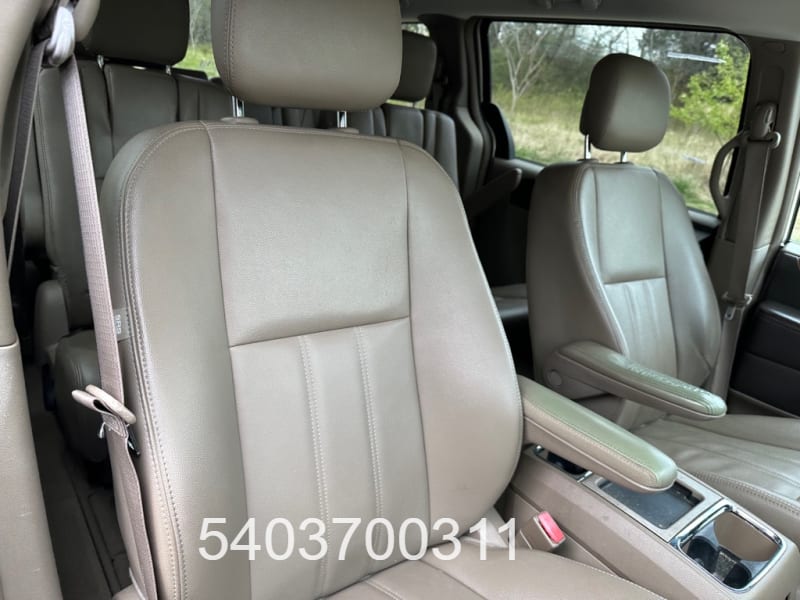 CHRYSLER TOWN & COUNTRY 2015 price $7,999