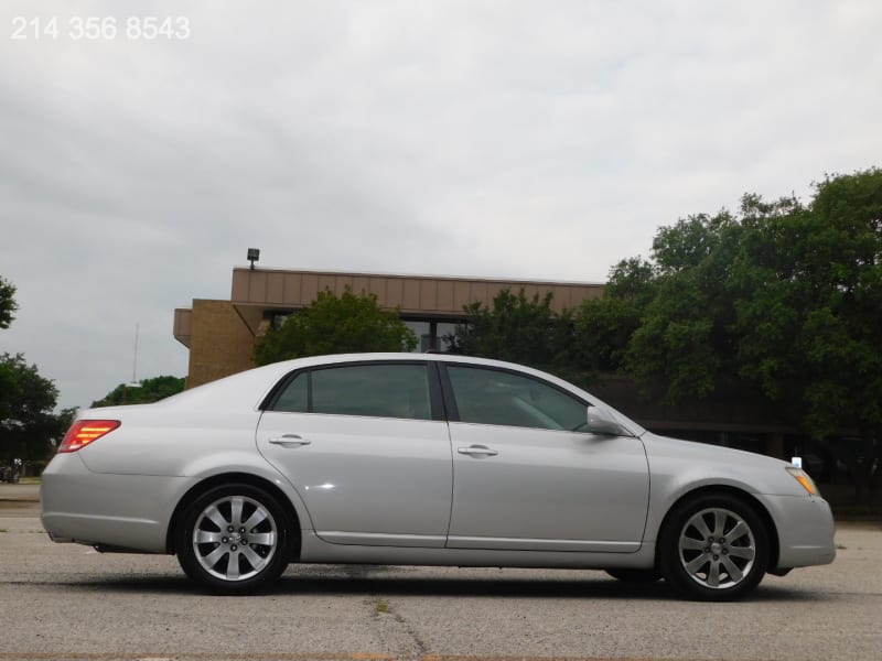 Toyota Avalon 2005 price $5,790