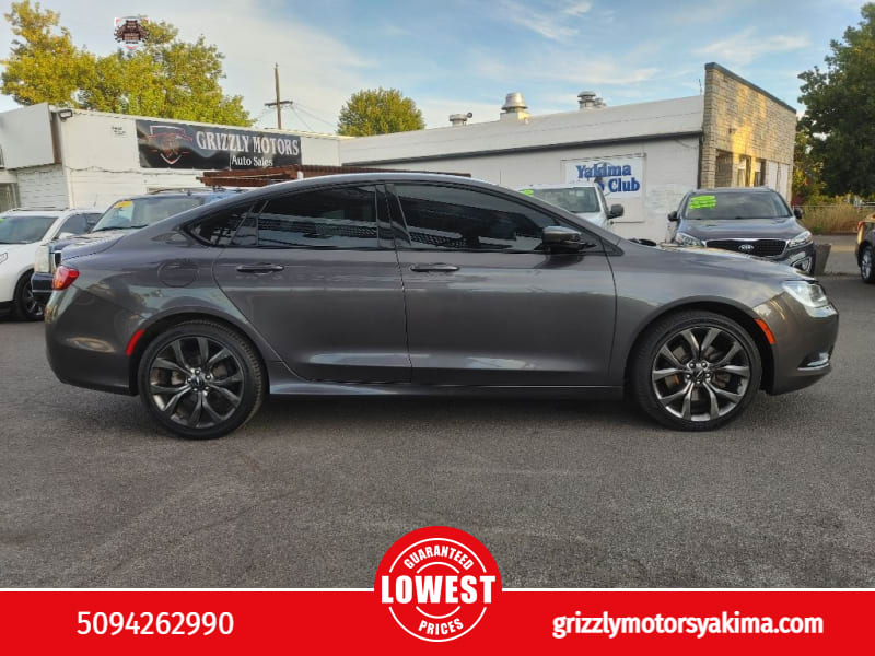 CHRYSLER 200 2017 price $13,999