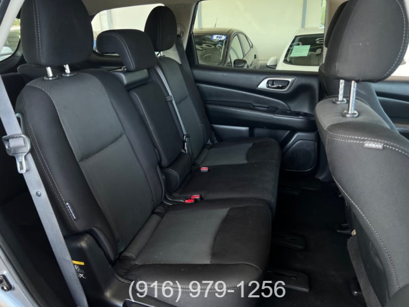 Nissan Pathfinder SL 2019 price $15,998