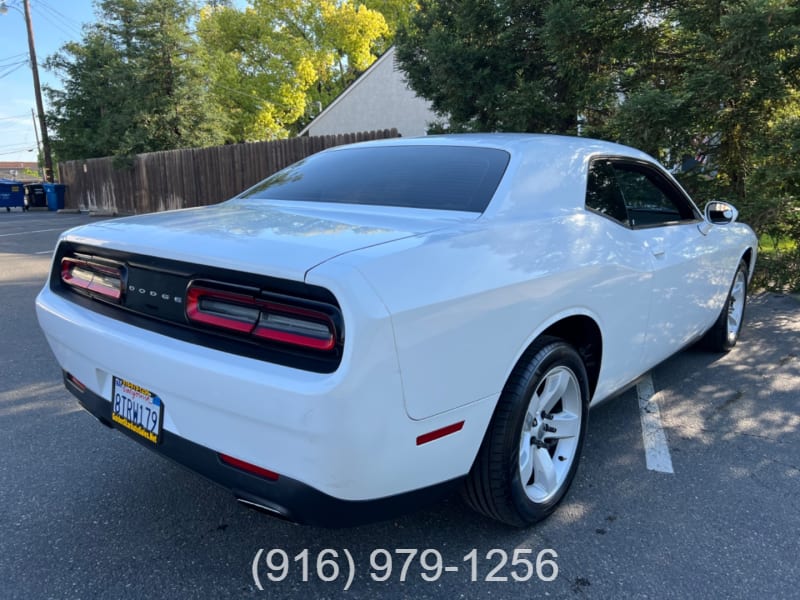 Dodge Challenger 2017 price $12,998