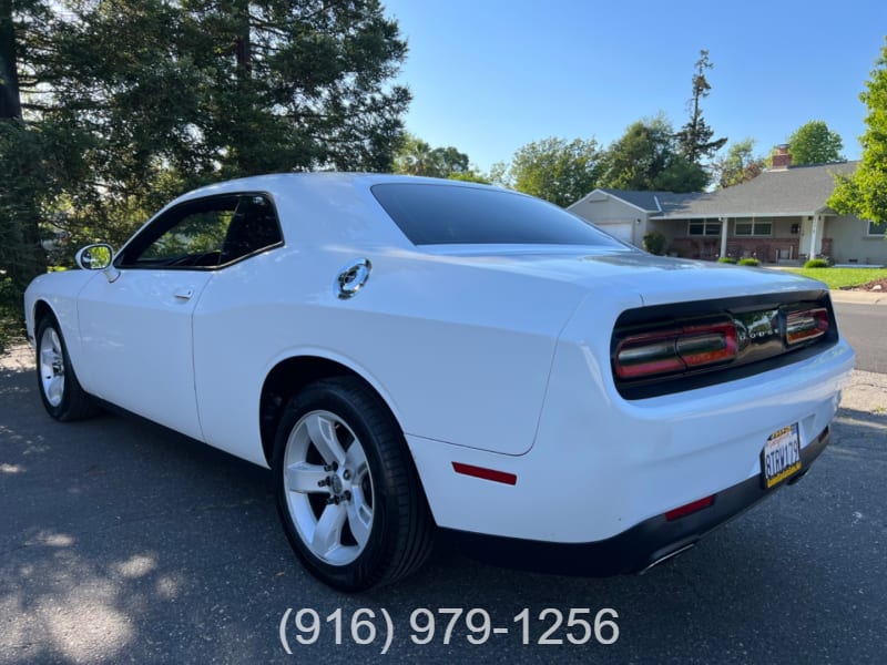 Dodge Challenger 2017 price $12,998