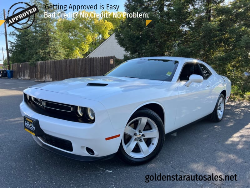 Dodge Challenger 2017 price $12,998