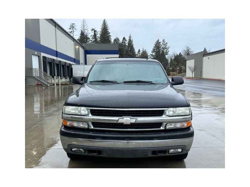 Chevrolet Suburban 2002 price $11,360