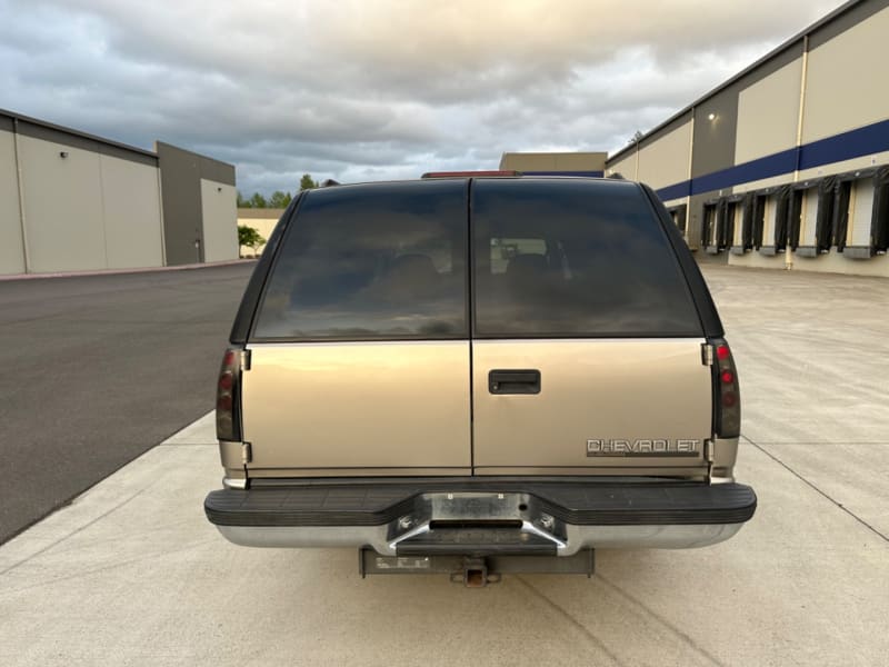 Chevrolet Suburban 1999 price $4,995