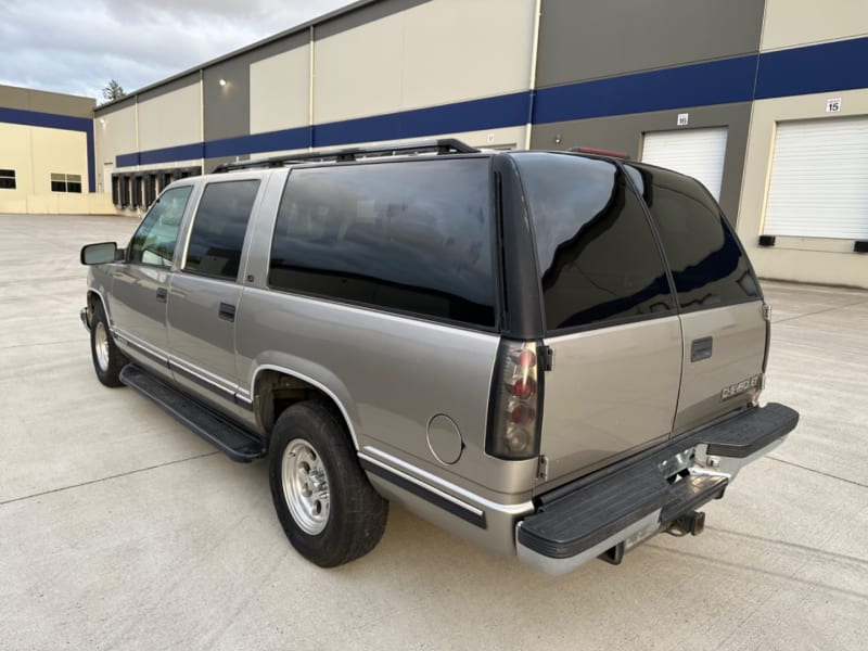 Chevrolet Suburban 1999 price $4,995