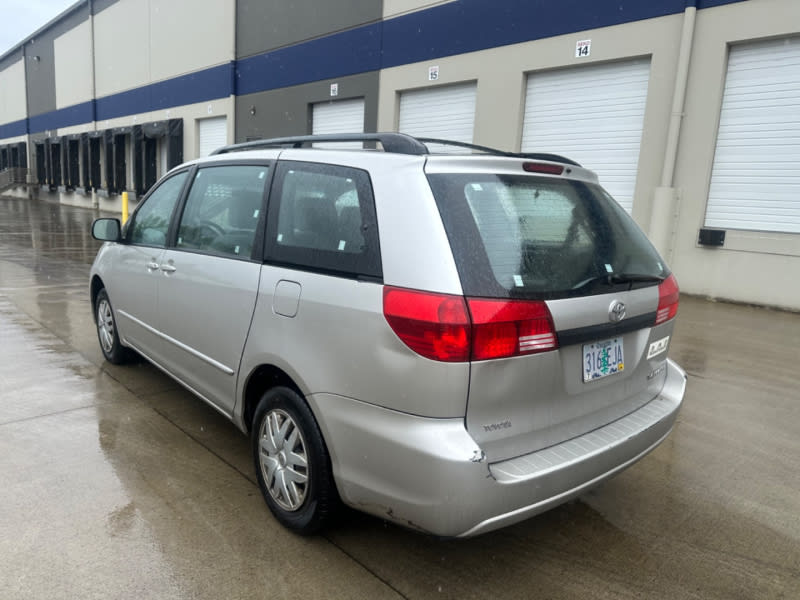 Toyota Sienna 2004 price $3,500