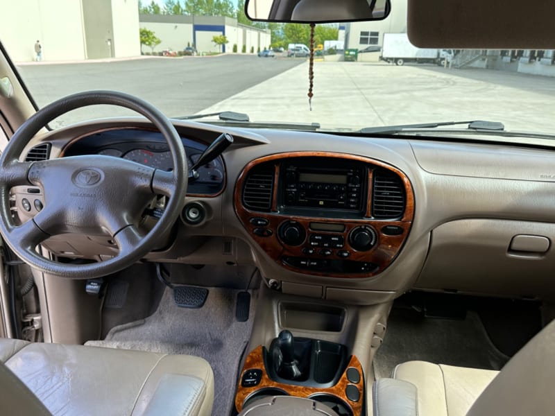 Toyota Sequoia 2001 price $8,995