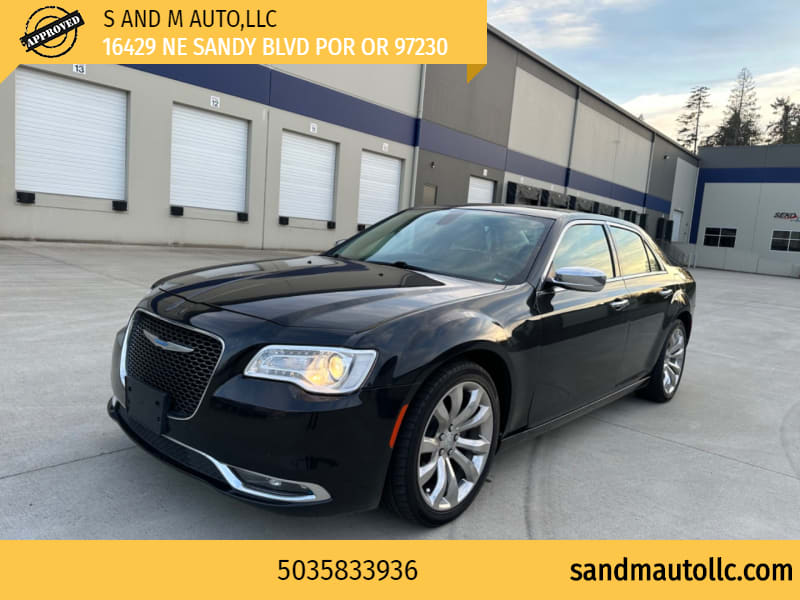 Chrysler 300 2018 price $15,900