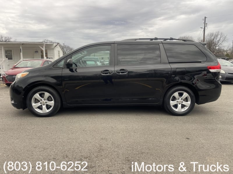 TOYOTA SIENNA 2012 price $7,700