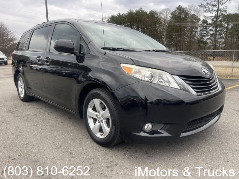 TOYOTA SIENNA 2012 price $7,700