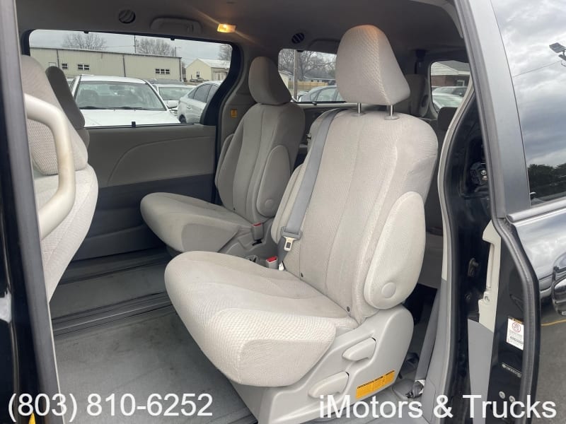 TOYOTA SIENNA 2012 price $7,700